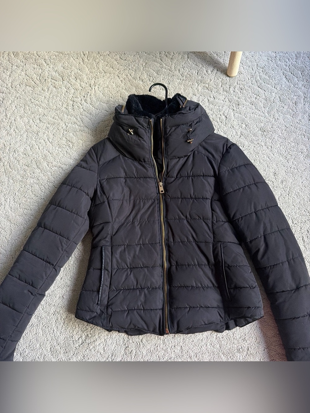 Zara Black Quilted Puffer Jacket with High Collar and Gold-Tone Zipper